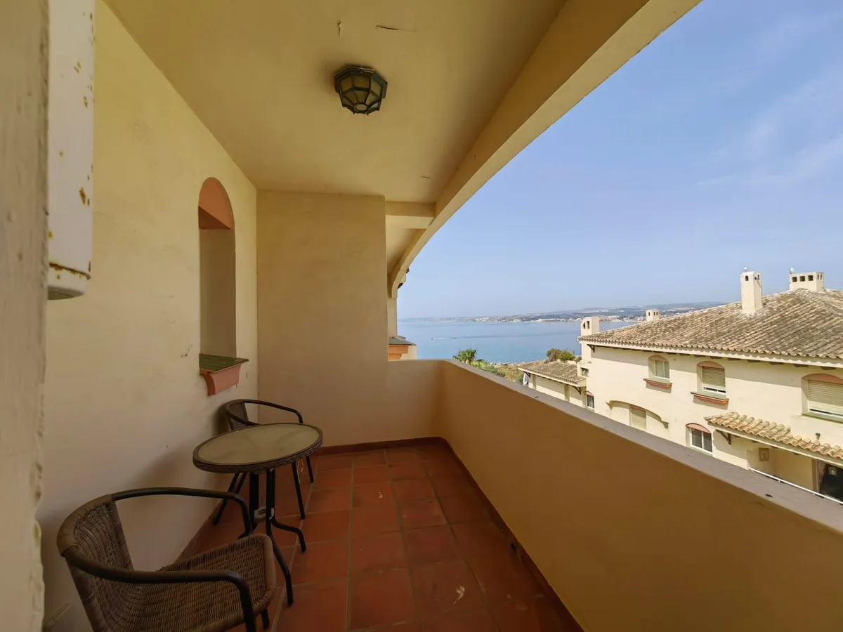 f97e8dfb-6590-4f2c-9810-22718cabed29