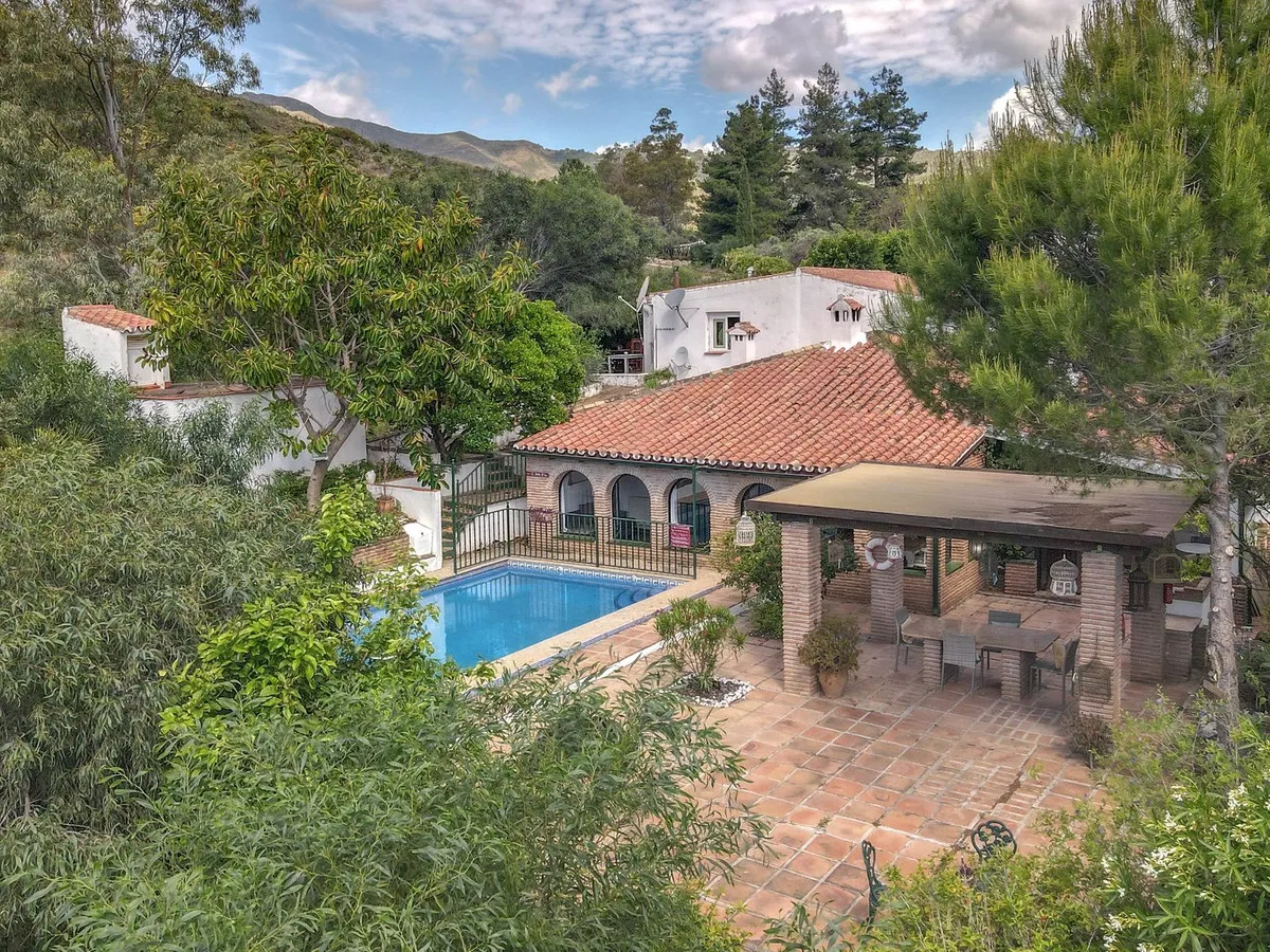 38eeb9cc-6dfc-4823-ada8-cc32e266d4d1