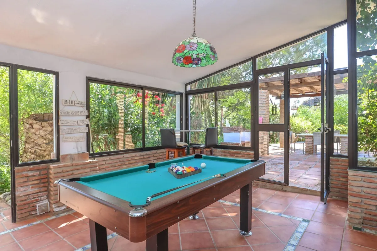 8f16b0b5-42ea-4786-ac33-bd47ea96a2d6