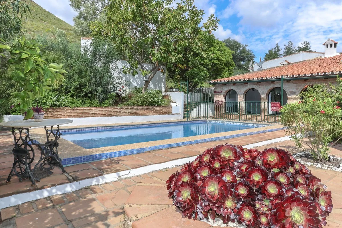 a4eb77ba-ddcd-4e7b-adc1-b2cac0ba47a8