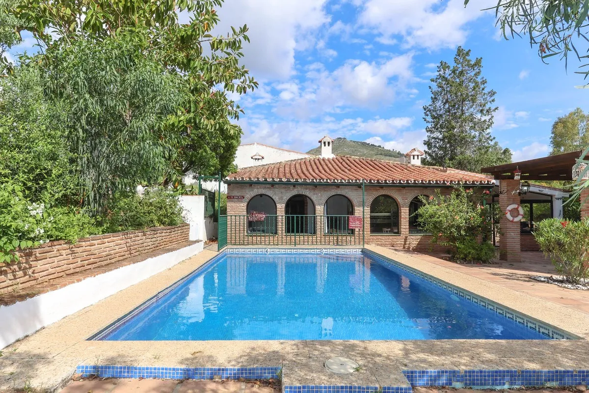 c7f257fe-176c-4f85-b375-d8050089be41