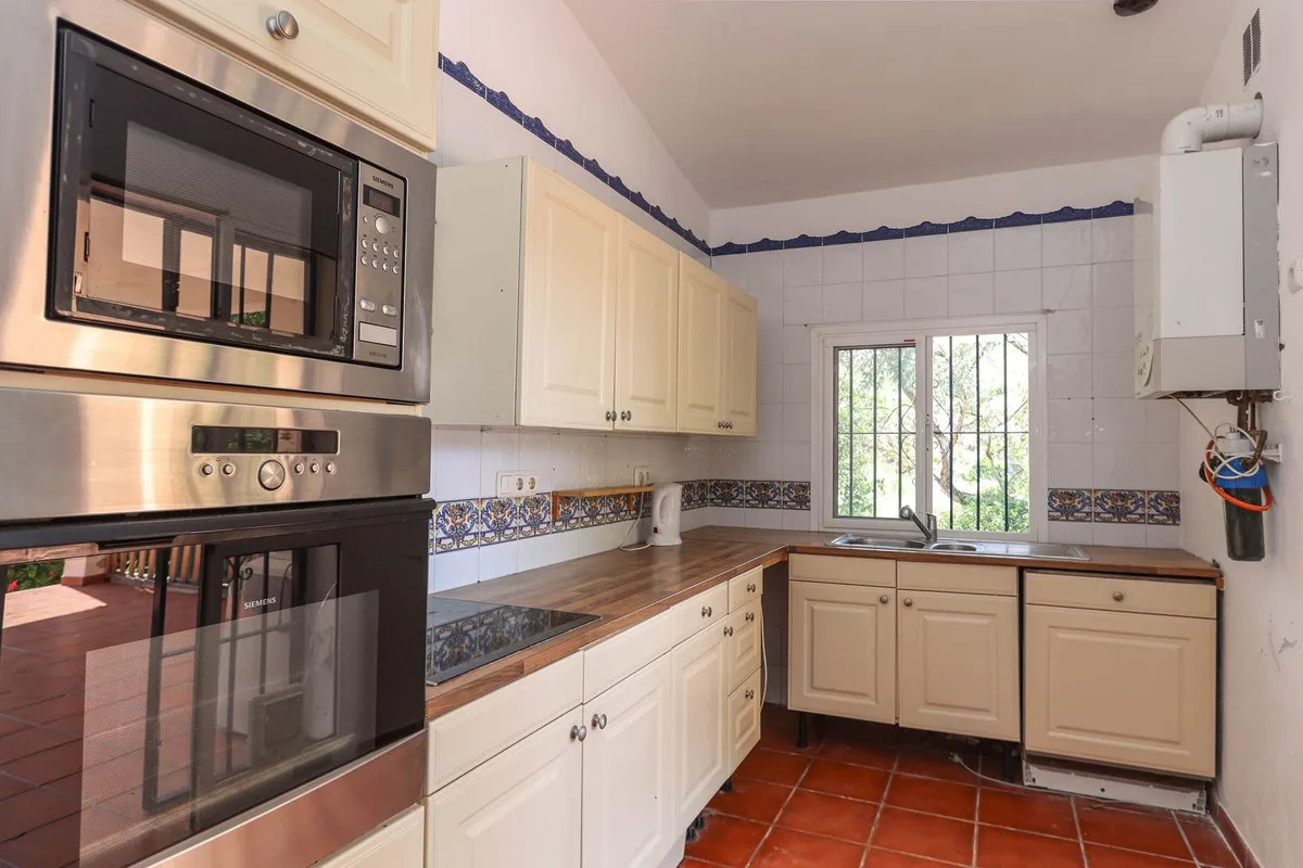 c8eeb311-de43-49dd-8690-180c985c3915