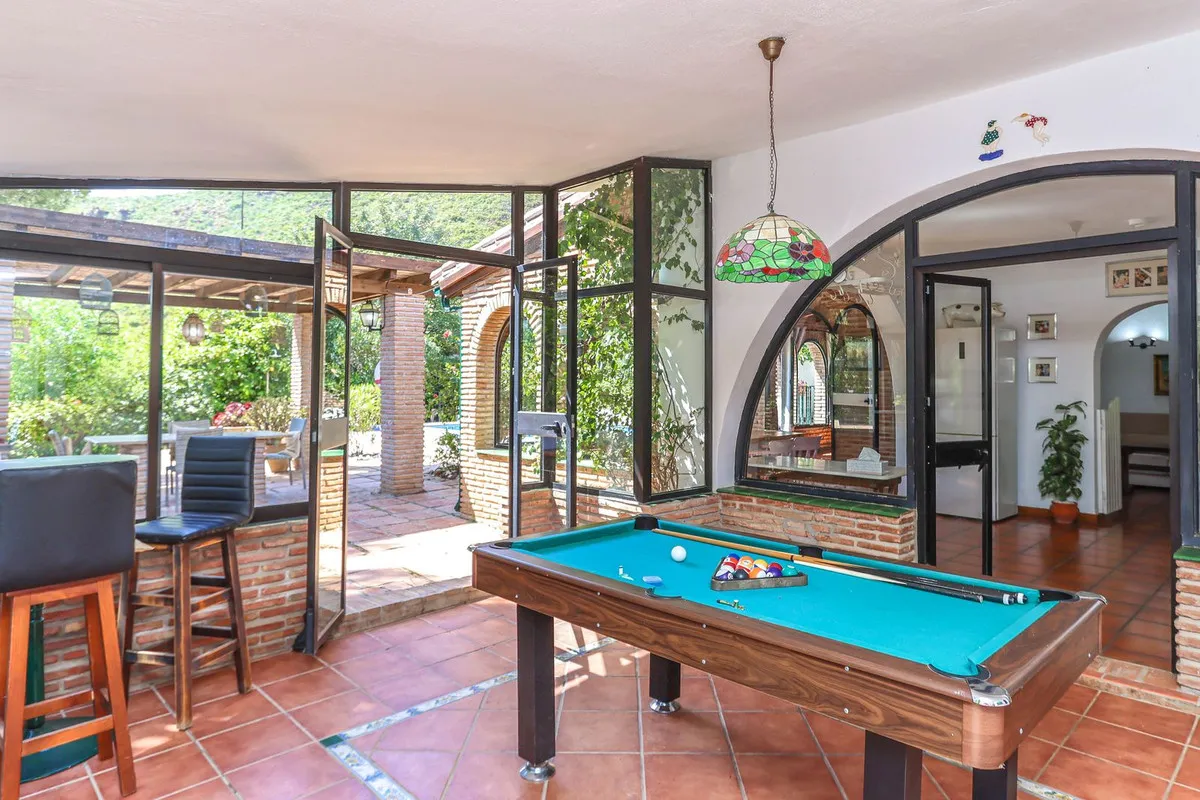 ce4a6c7c-f835-4e7b-874a-fdc599c76b37