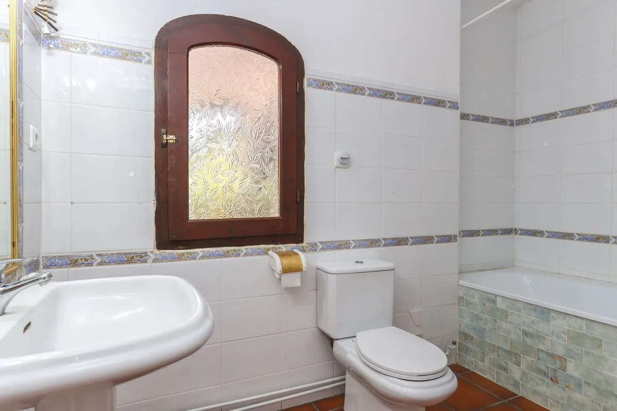 eb7318db-4516-4613-94f8-6153288b5e13