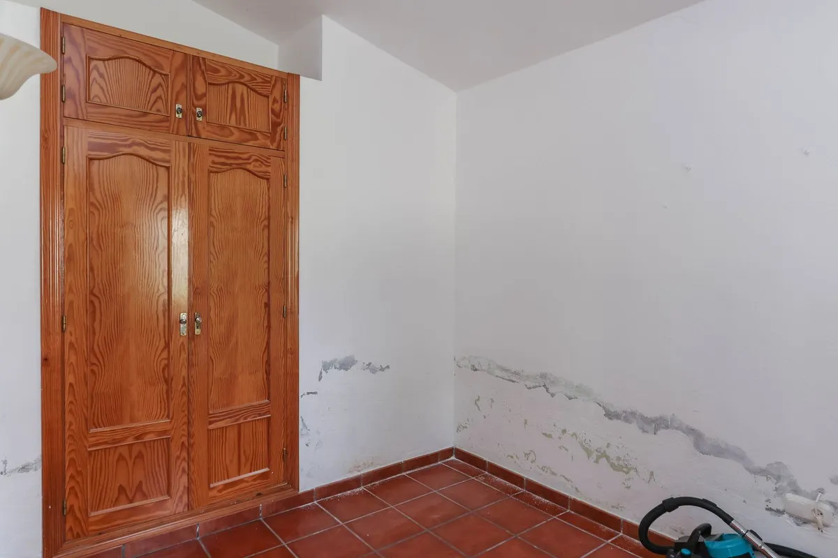 f2c38a30-6969-47f0-bbc6-59901c64536b