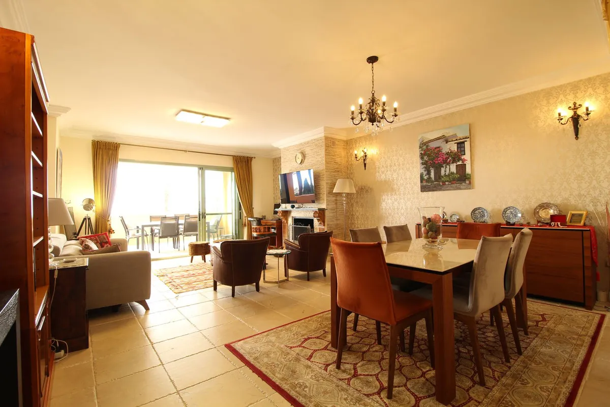 e8bce275-cd93-49ce-b2cb-d0d8a1554a2a