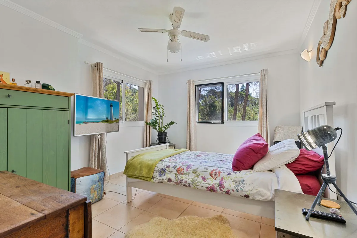 0006b523-2c91-4f13-bf21-2d325eee0798