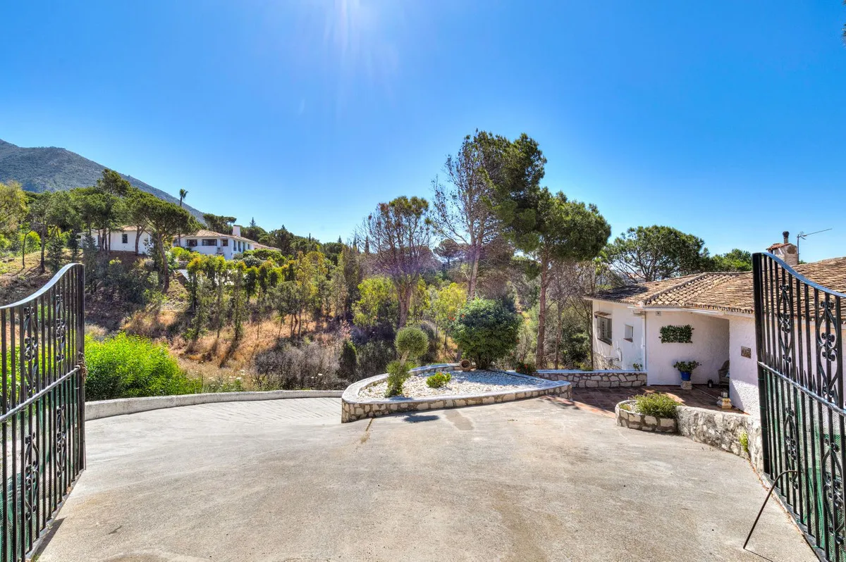 5f85b7d5-8437-4583-927e-a2188aac7632