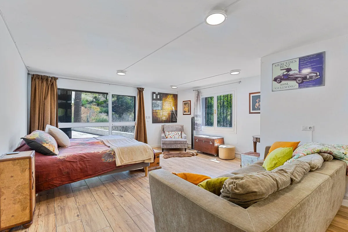 87411698-a20b-4705-b9ab-97fa35693475