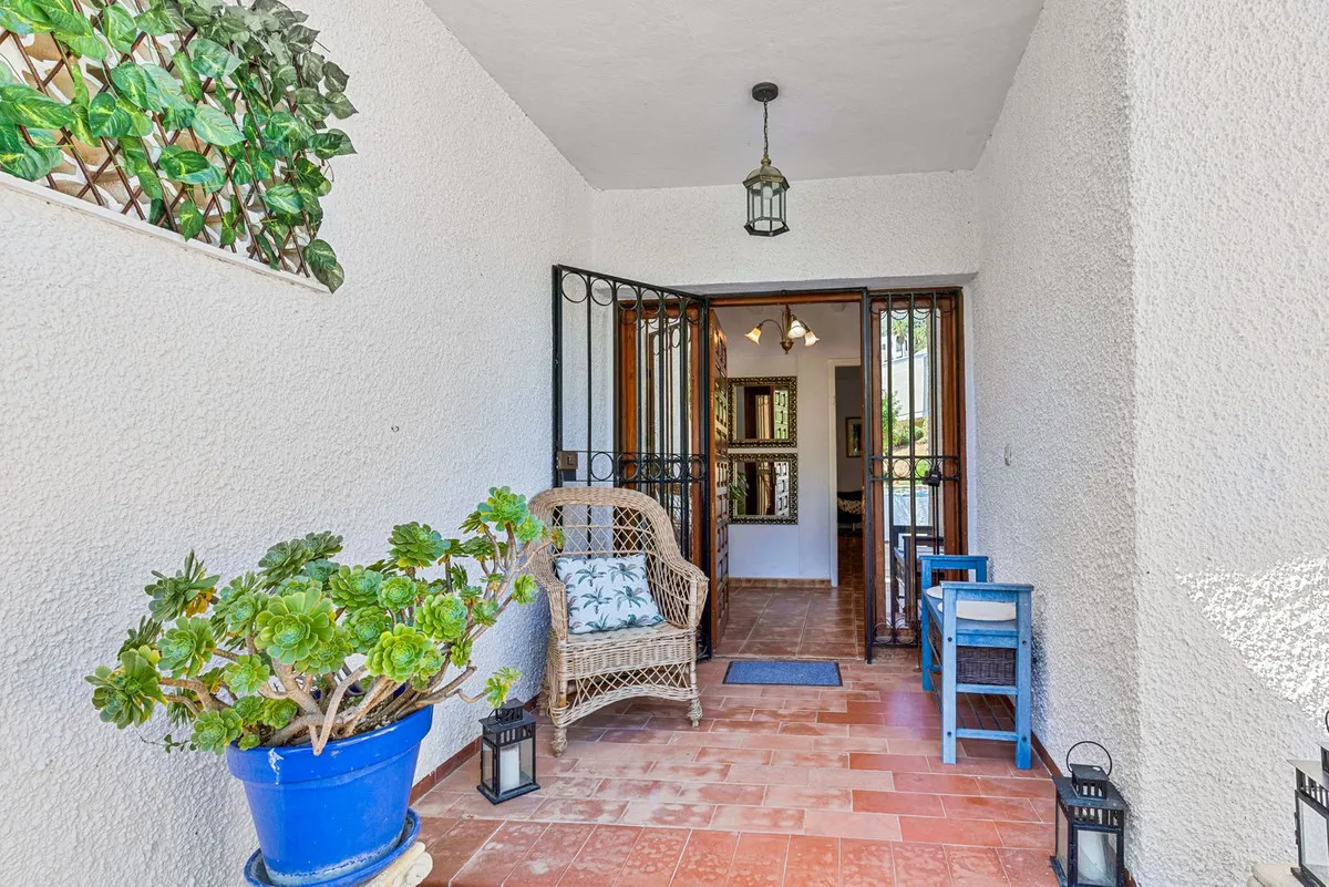 a906b6f5-b76e-4b2e-80dd-e0c3004e4df7