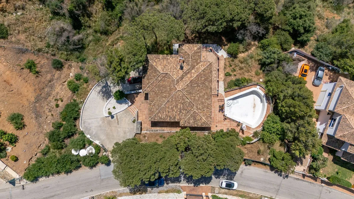 b9fa8ac1-1628-4991-87d2-ecf94d736930