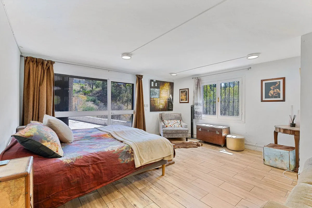 dd86d0ce-1c4b-4526-8f64-b28f327c9592