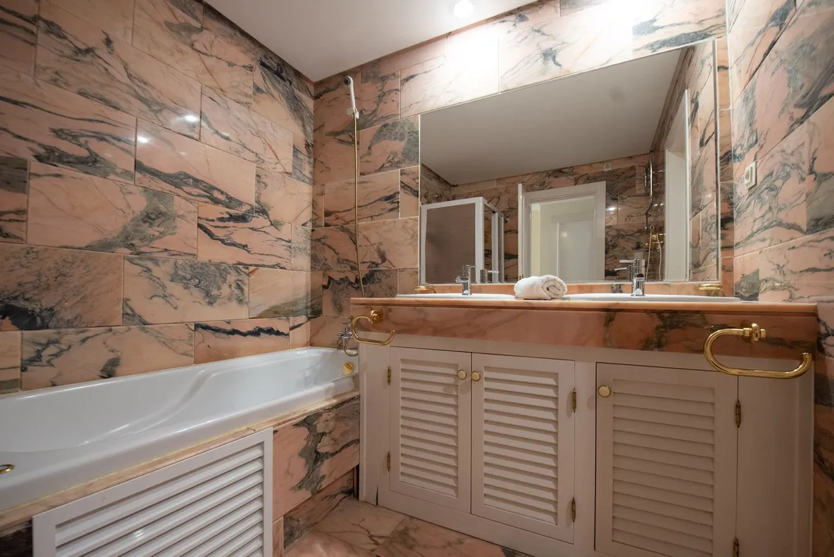 7e0f902d-0aaa-4cf2-8c27-53ddac462a18