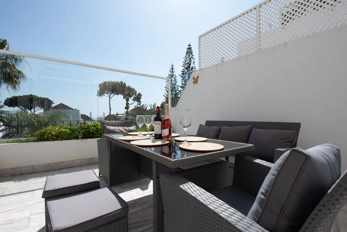 c1063fc0-3f07-497a-8c24-e2769a922d6a