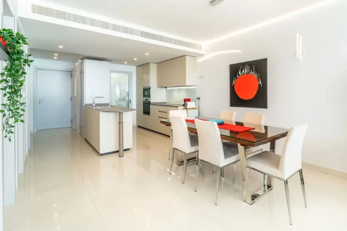 d7d21920-10c6-43a1-b5e2-ab46dee94b59