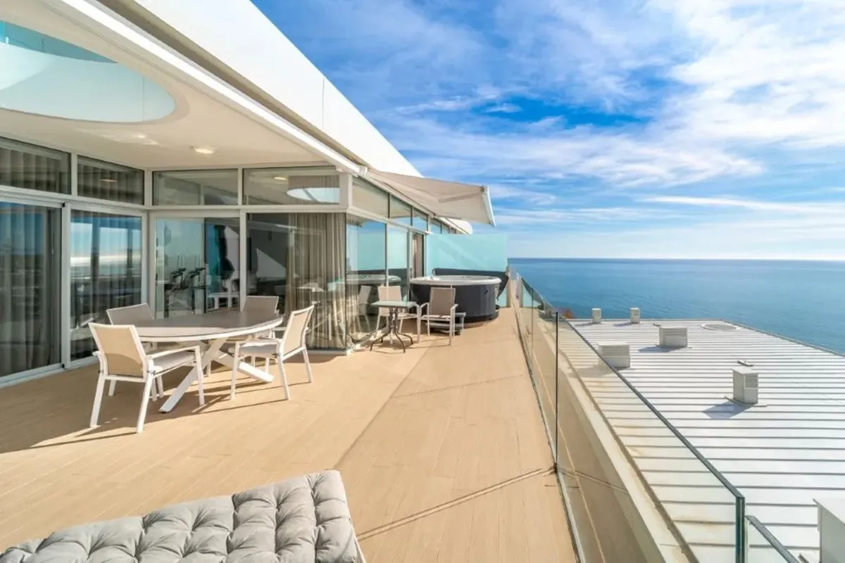 f8e57a42-feff-4364-9418-b7dc280177de