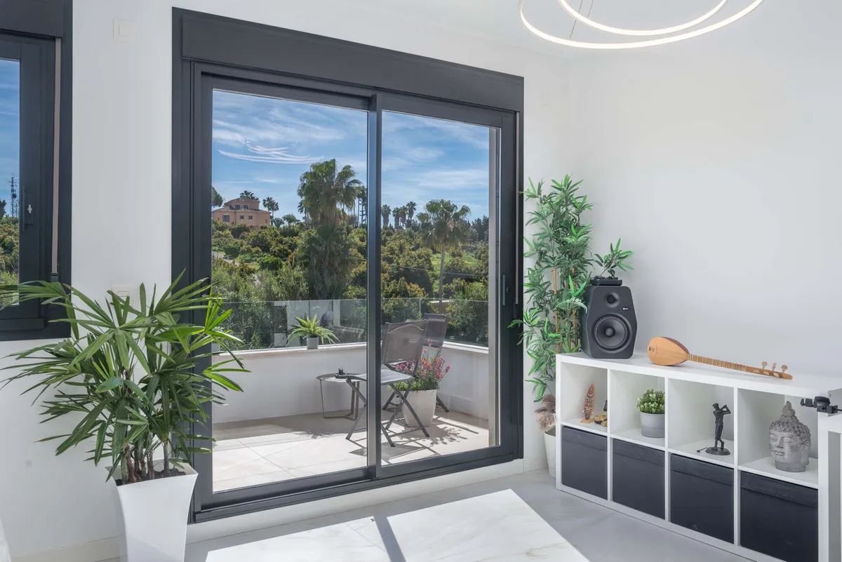 649ab58a-f58e-47b0-b89c-b88a09d2677d