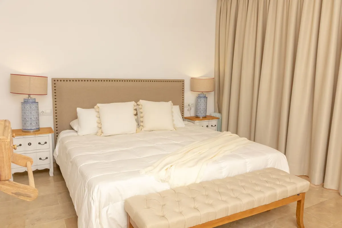 b61b25de-66a3-4a21-9fbb-b4533ec4aeb8