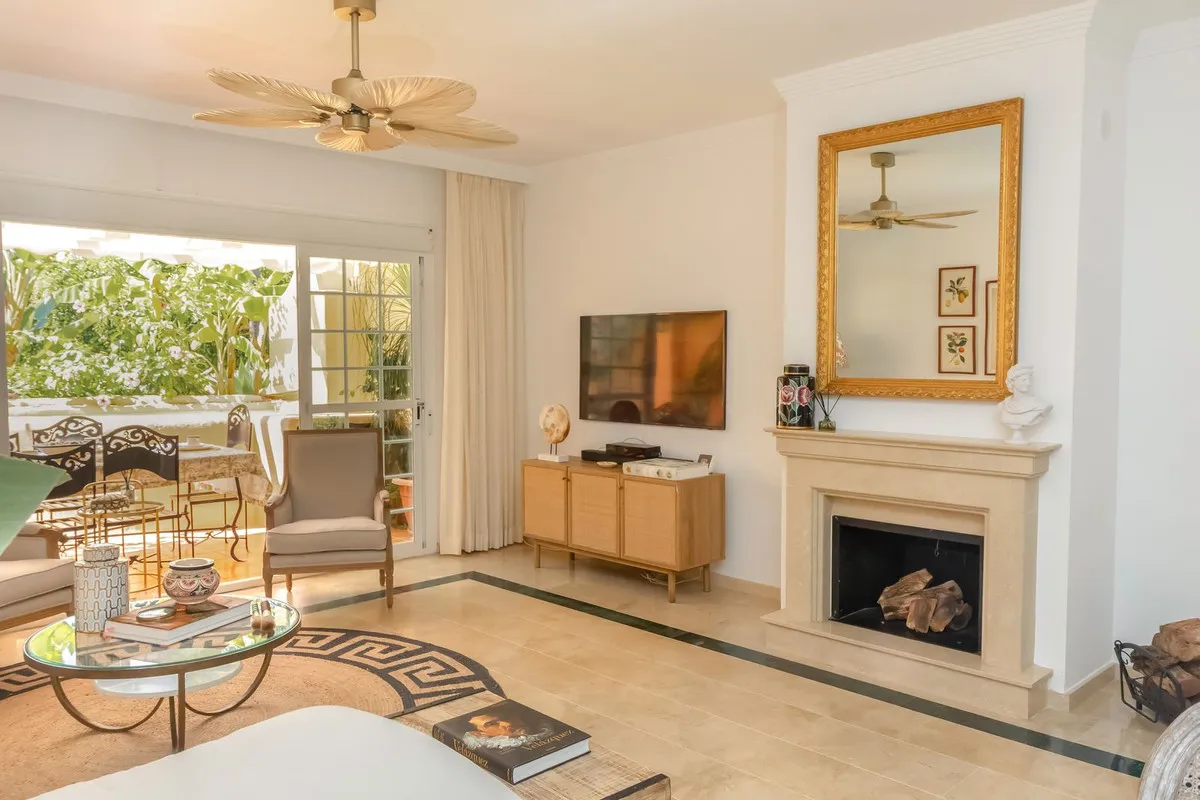 fb007438-8336-49cf-93a1-fef07c851140