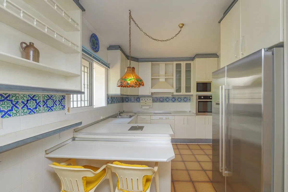 412f8296-867d-472d-95bb-c85e19fb4f89