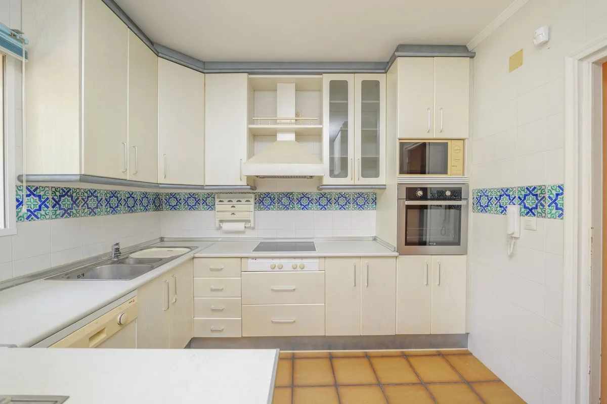 47232295-fa95-4238-9115-daacc24f4490