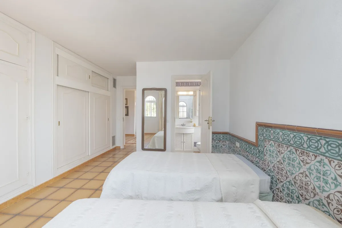 d4104e1c-1158-49b4-b8f1-329eab6eafb0