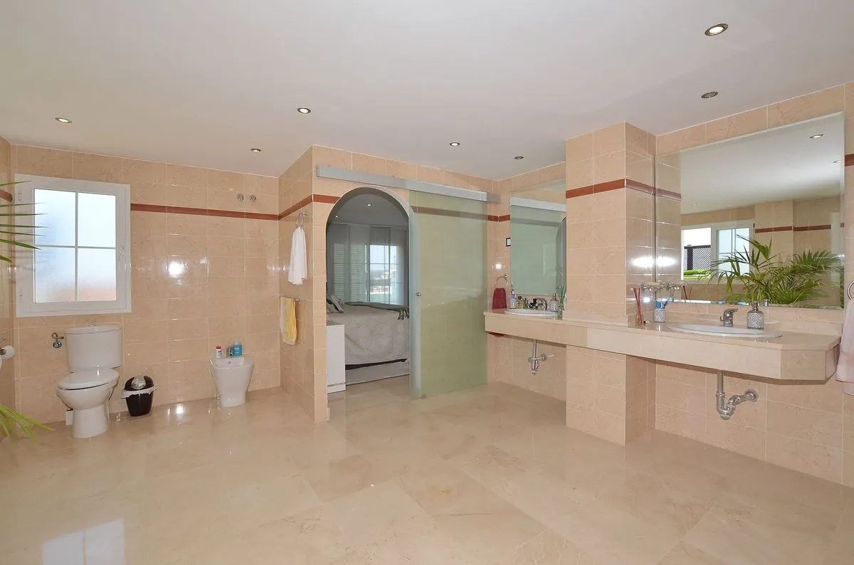 1993f7c5-16a2-46df-823c-178c003ec743