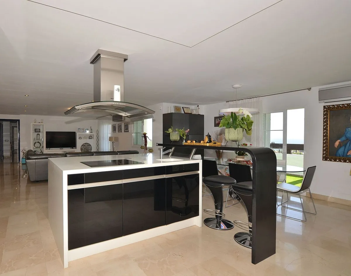 270e2597-ae17-4eb0-a613-0f192095a971