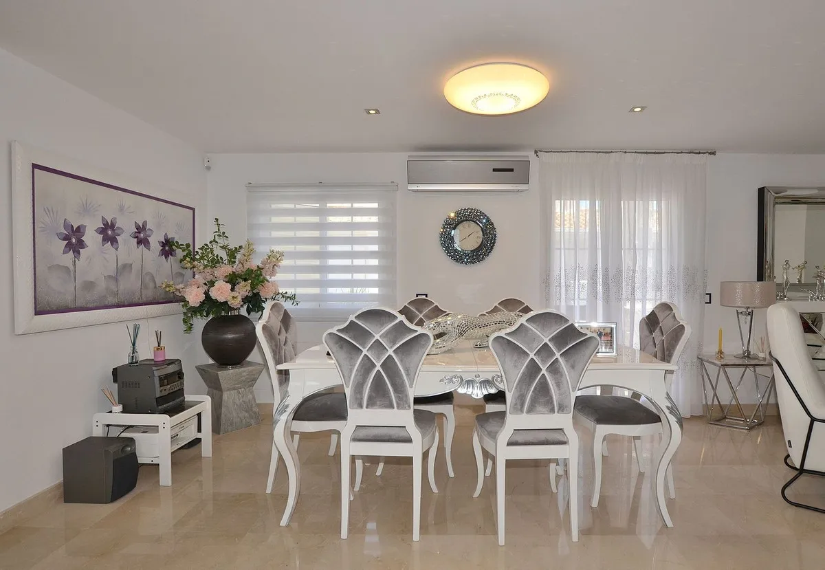 7a69f3ff-e4ef-4935-a82b-6186d51ba754