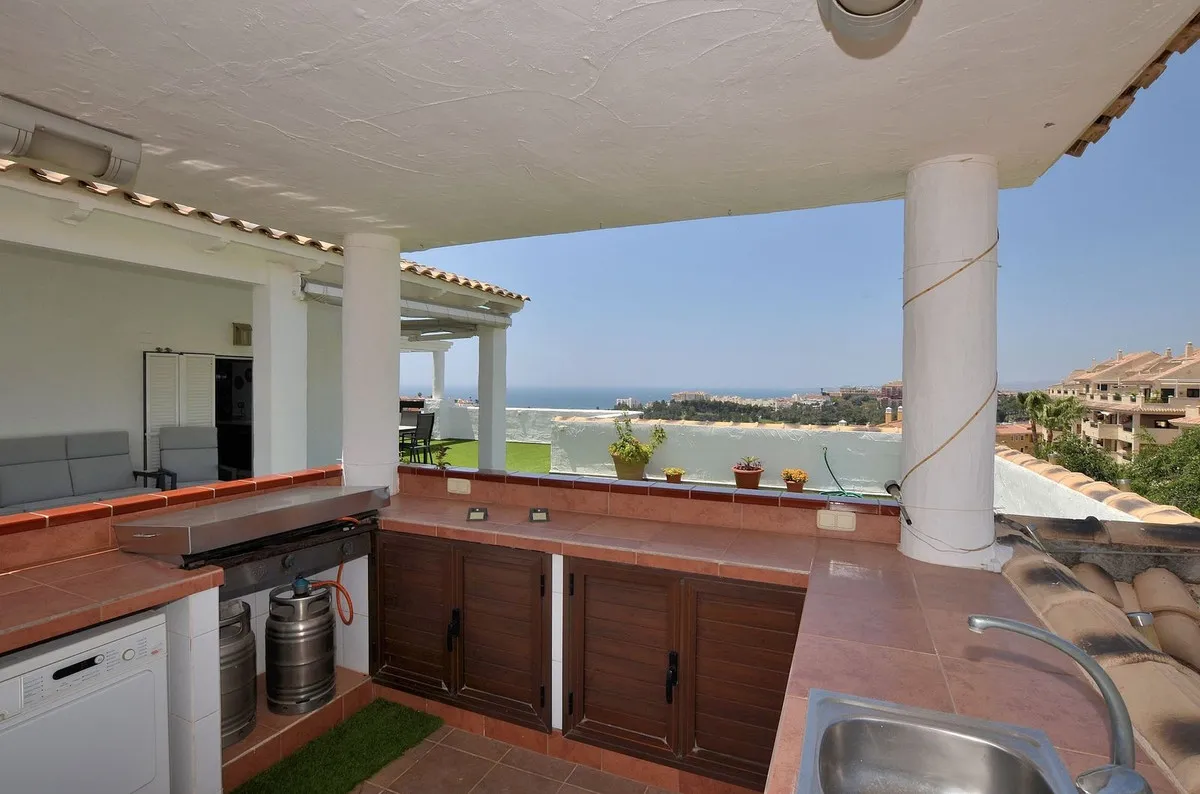 d20c4726-c605-4b8a-8970-54a7c30d5e5b