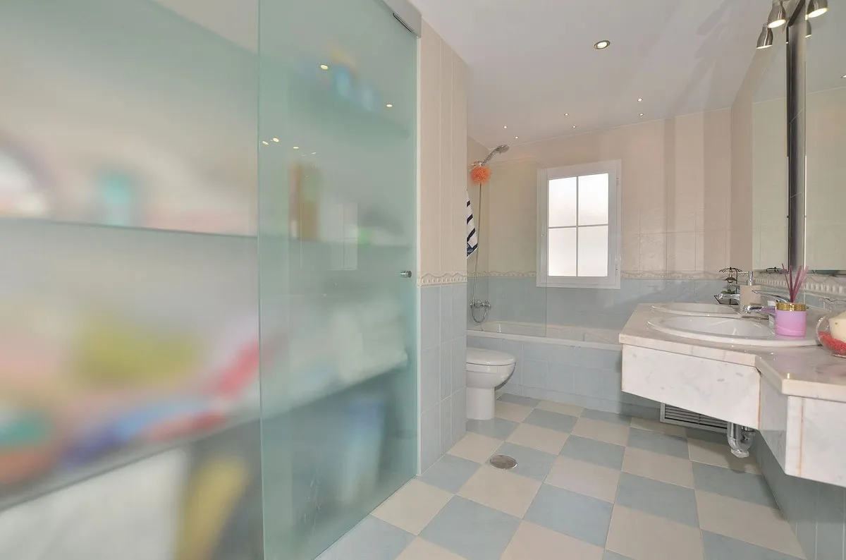 f27ebd1d-552e-4919-a0ad-4a506271068c