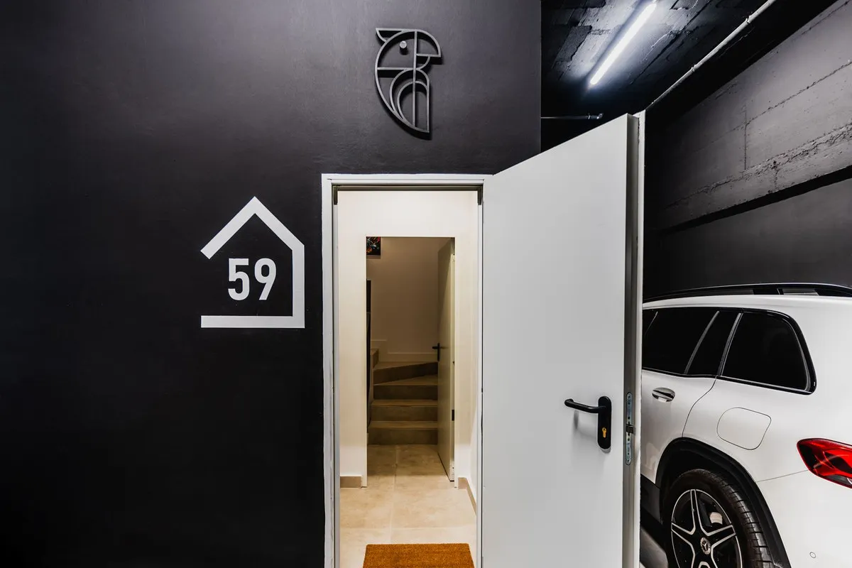 3b2cb4f2-2cb2-4cc8-a67f-737ba6870f61