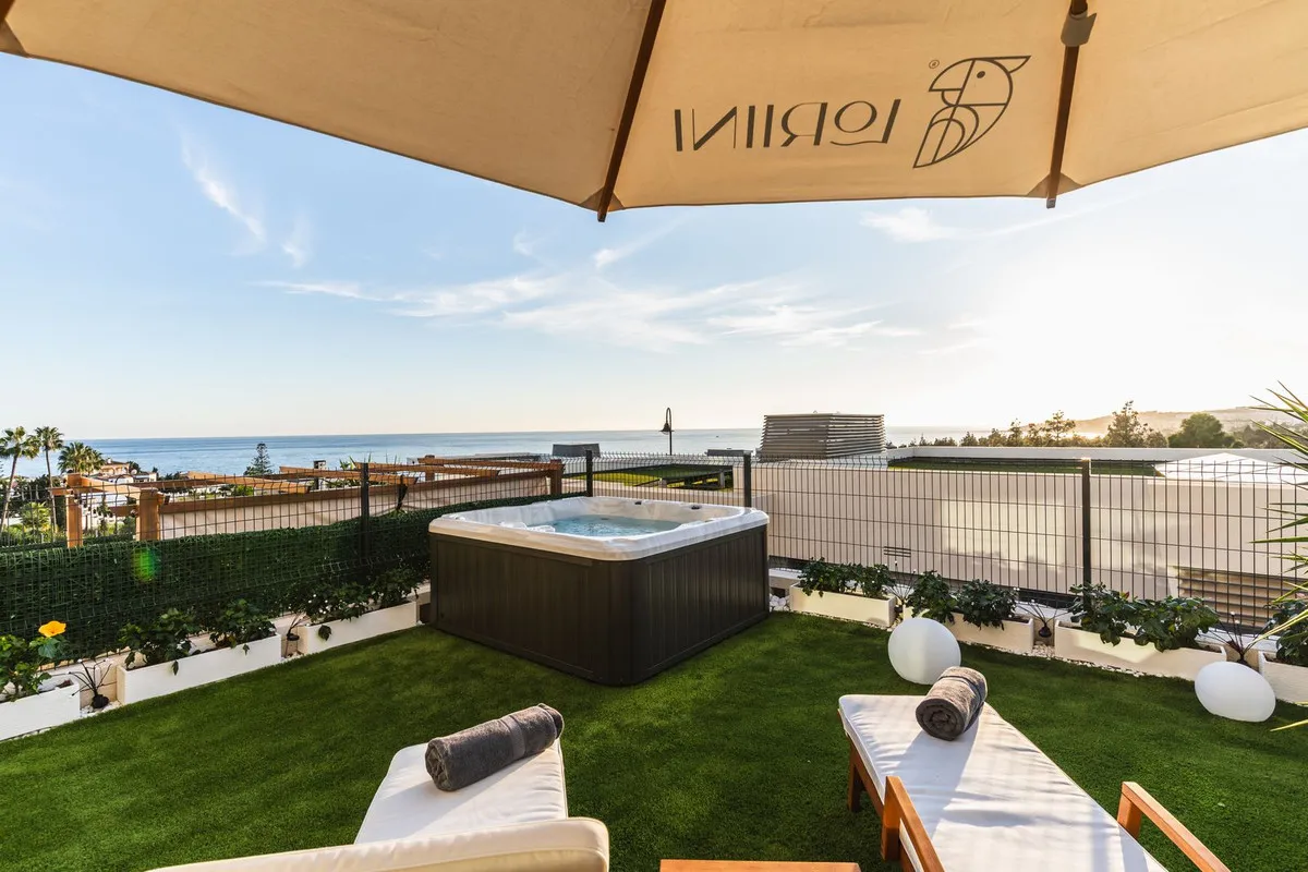 a8311d11-a923-4e3c-812e-10ba04007ec8