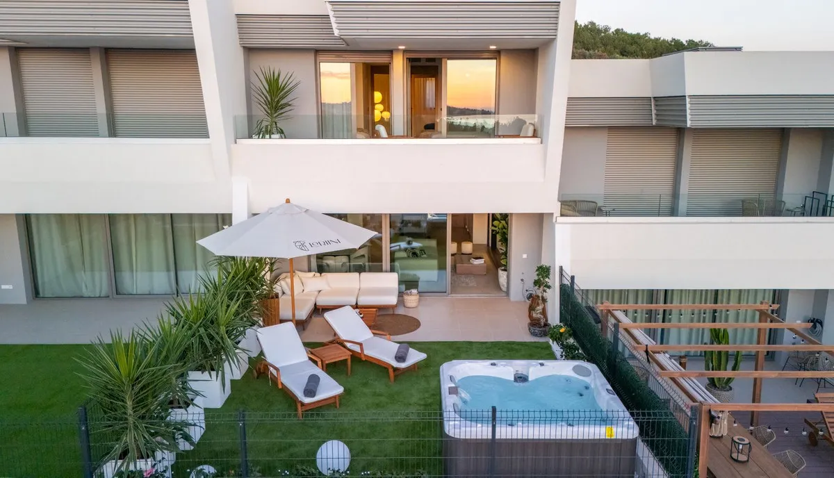 ca042987-05e9-4081-b07e-5a28466472c9