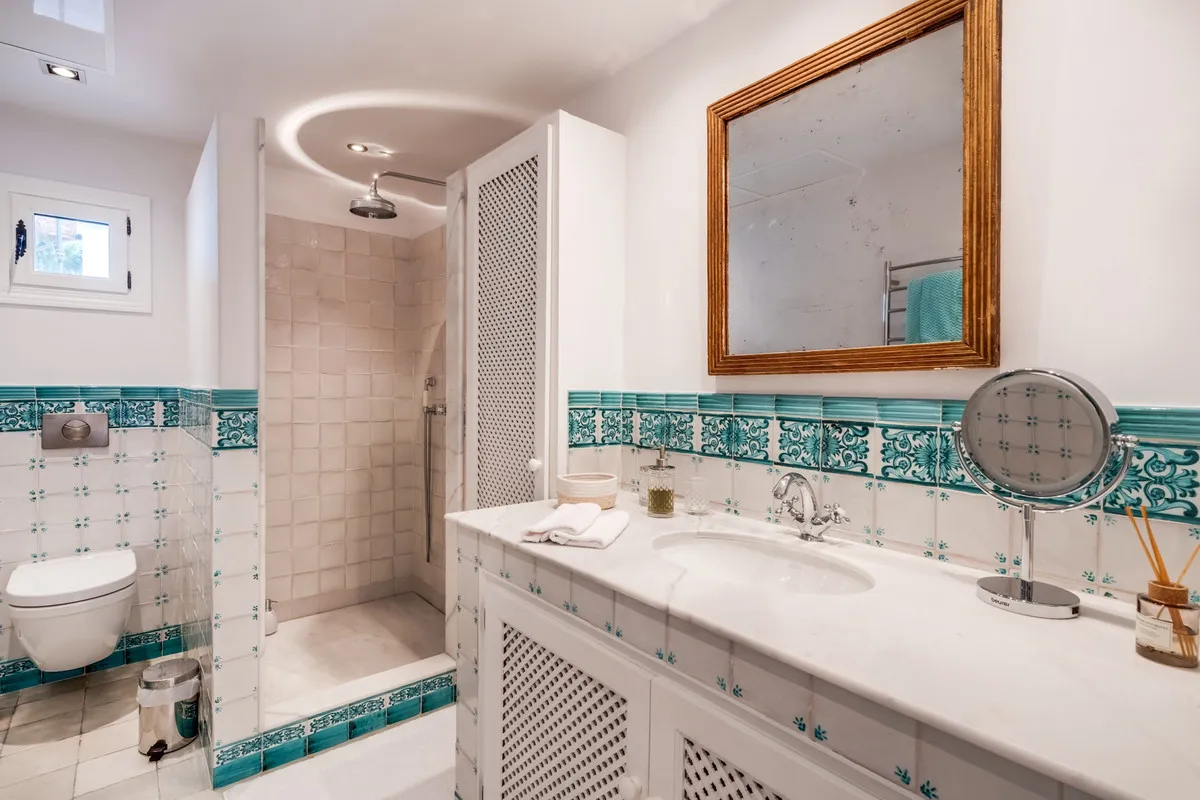 ad6629c6-8039-4255-a954-c03c00a6a744