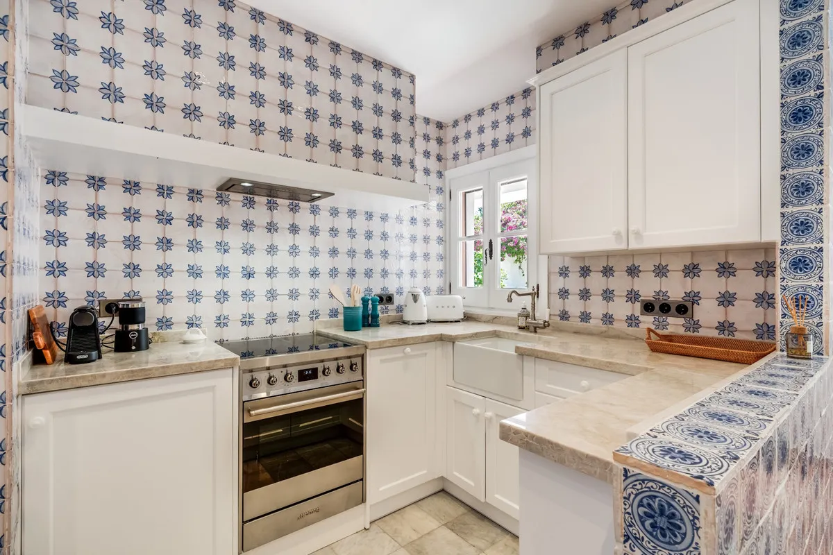 da552e5d-49ca-425b-8a85-ed8d933c1d97