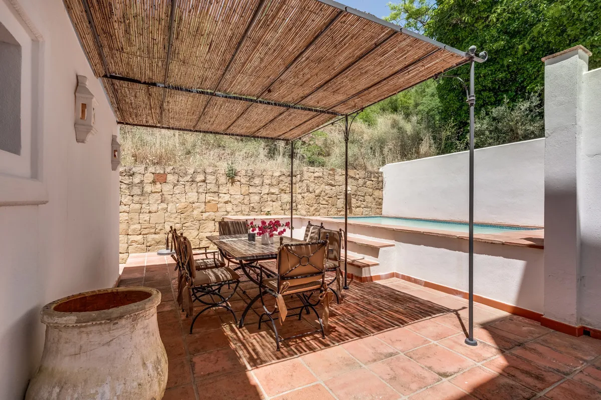 ee9b42c2-fc68-4d7c-a80d-527508b6af3b