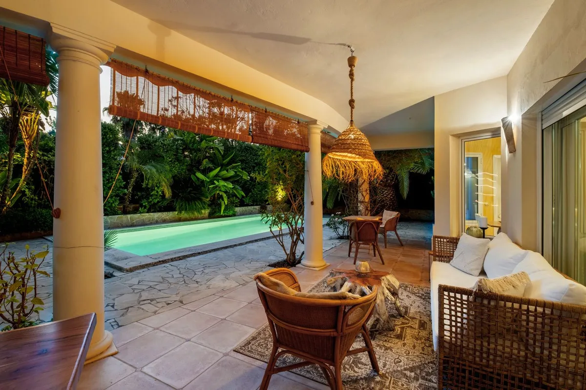 8e67fc84-f7da-49fb-bc97-d7004e32700b