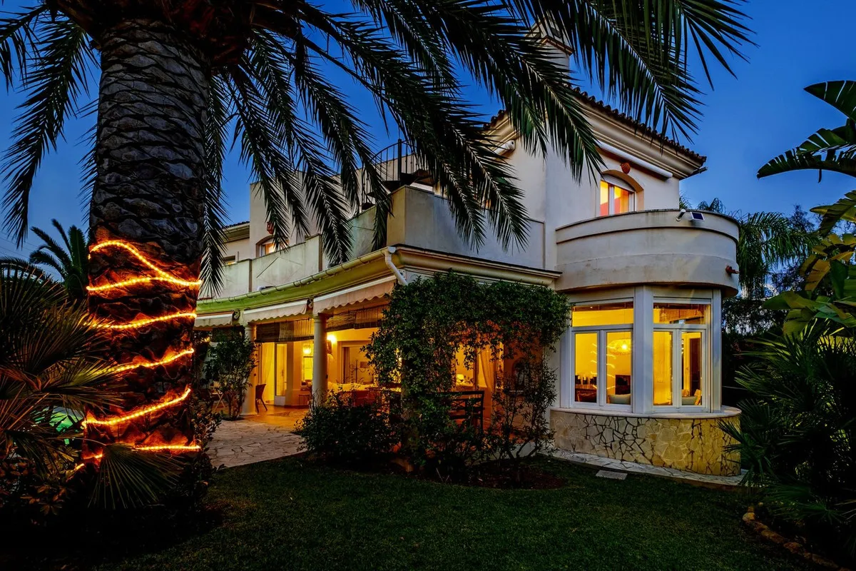 acc884c6-2af7-4301-b1b0-a3170fea74e7