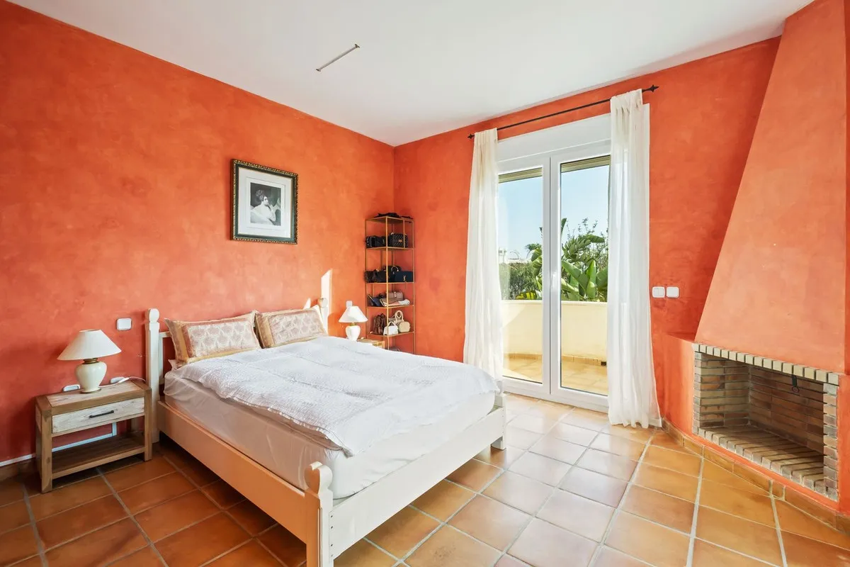 c1803a66-9b54-441d-9e1b-121e85849957