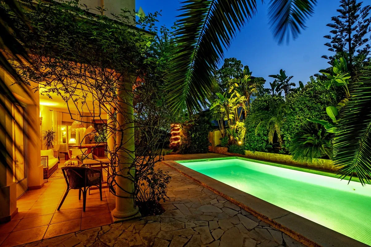 f9dbff5c-c461-40c4-bf8a-3d2e331b2c51