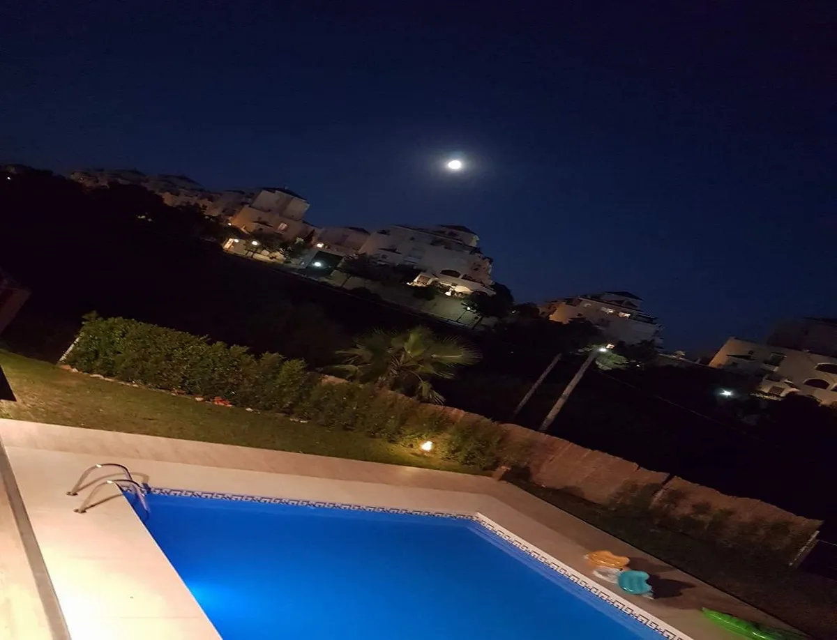 4adedfce-2b3e-4e0a-b529-603112bd4a22