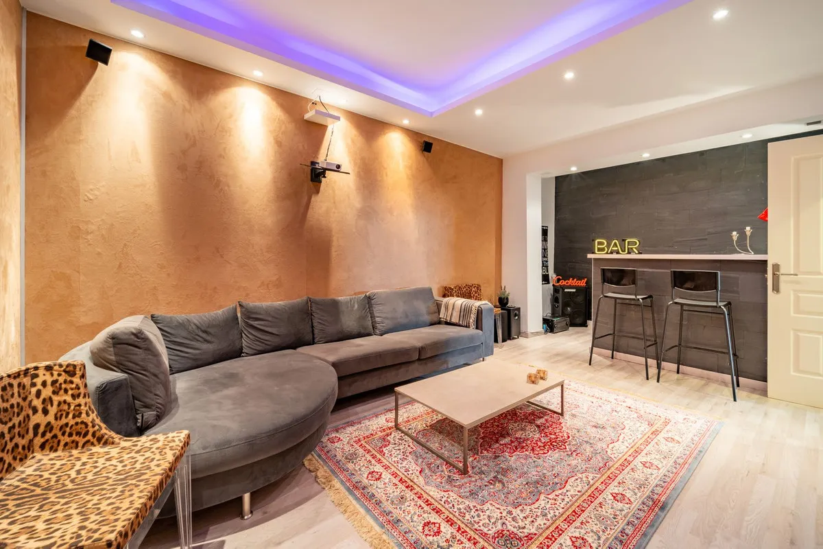 2a00ea80-5aed-452b-9686-702ed7b92299