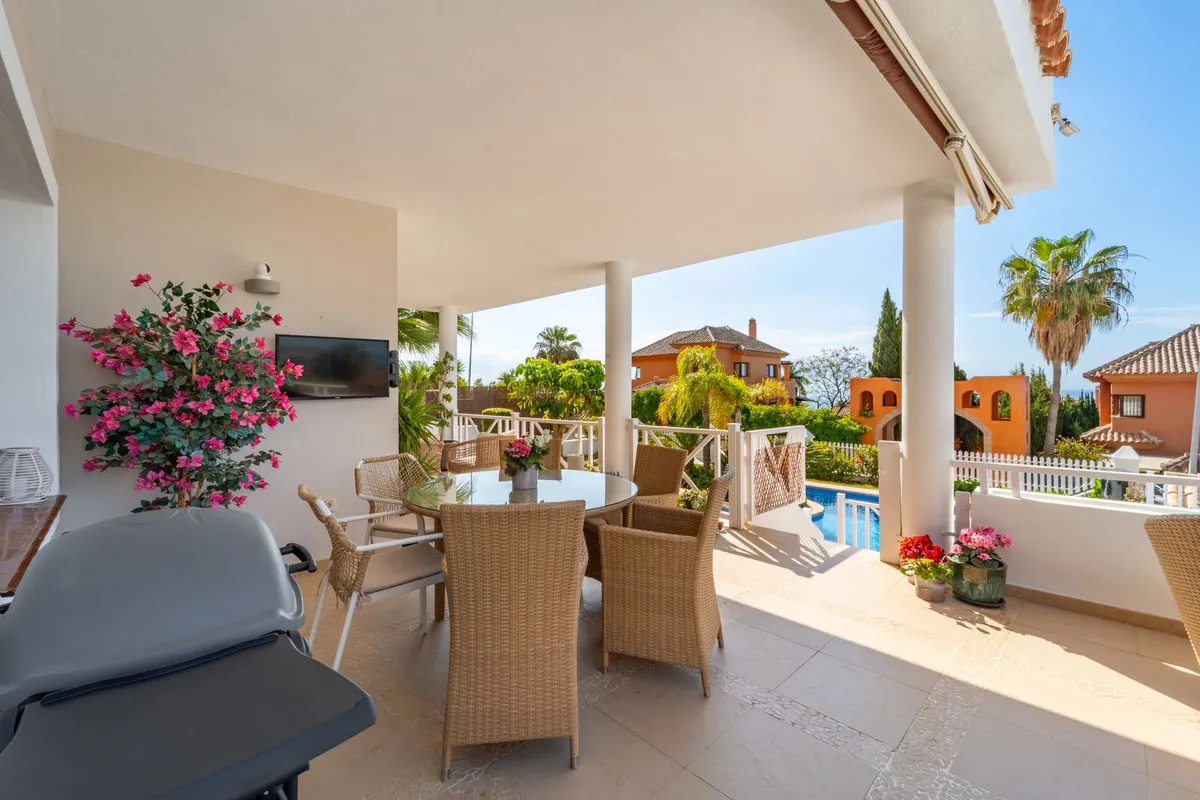 37651850-dca9-40e2-90ec-f2839095ce6d