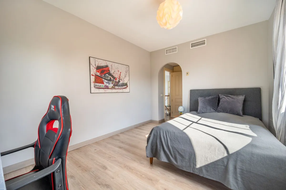 4ad87156-af6b-4c4b-979b-73bfff1e44f3