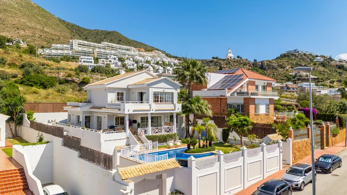 60bf555b-e5b1-4fc4-bab0-8ca0d0e47aaa