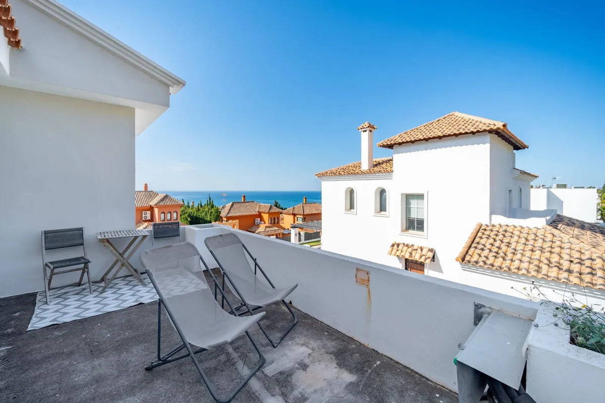 9fde143b-3391-4f5b-b939-eb282053bc3d