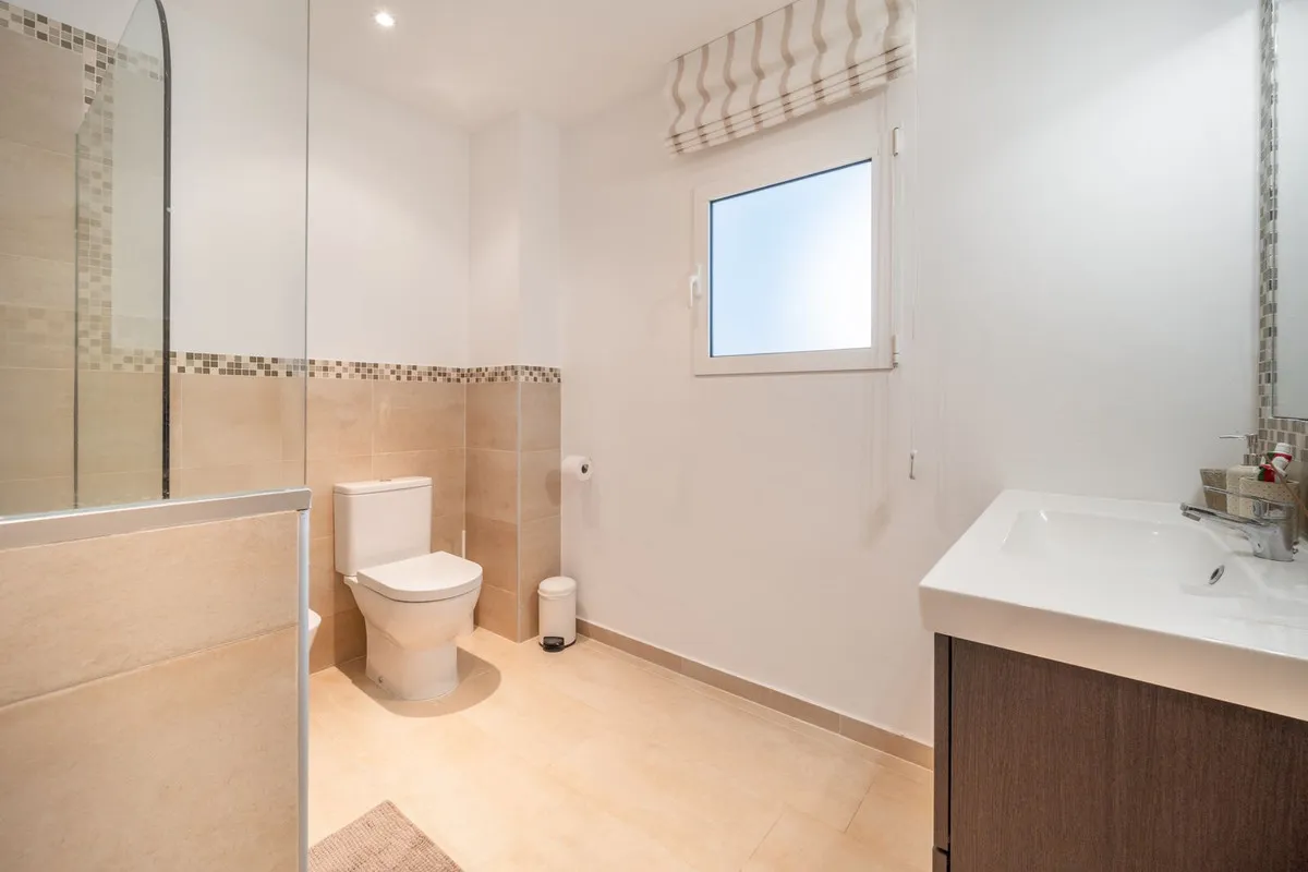 d37680ba-e0ec-4b0b-8b21-522a3c12187a