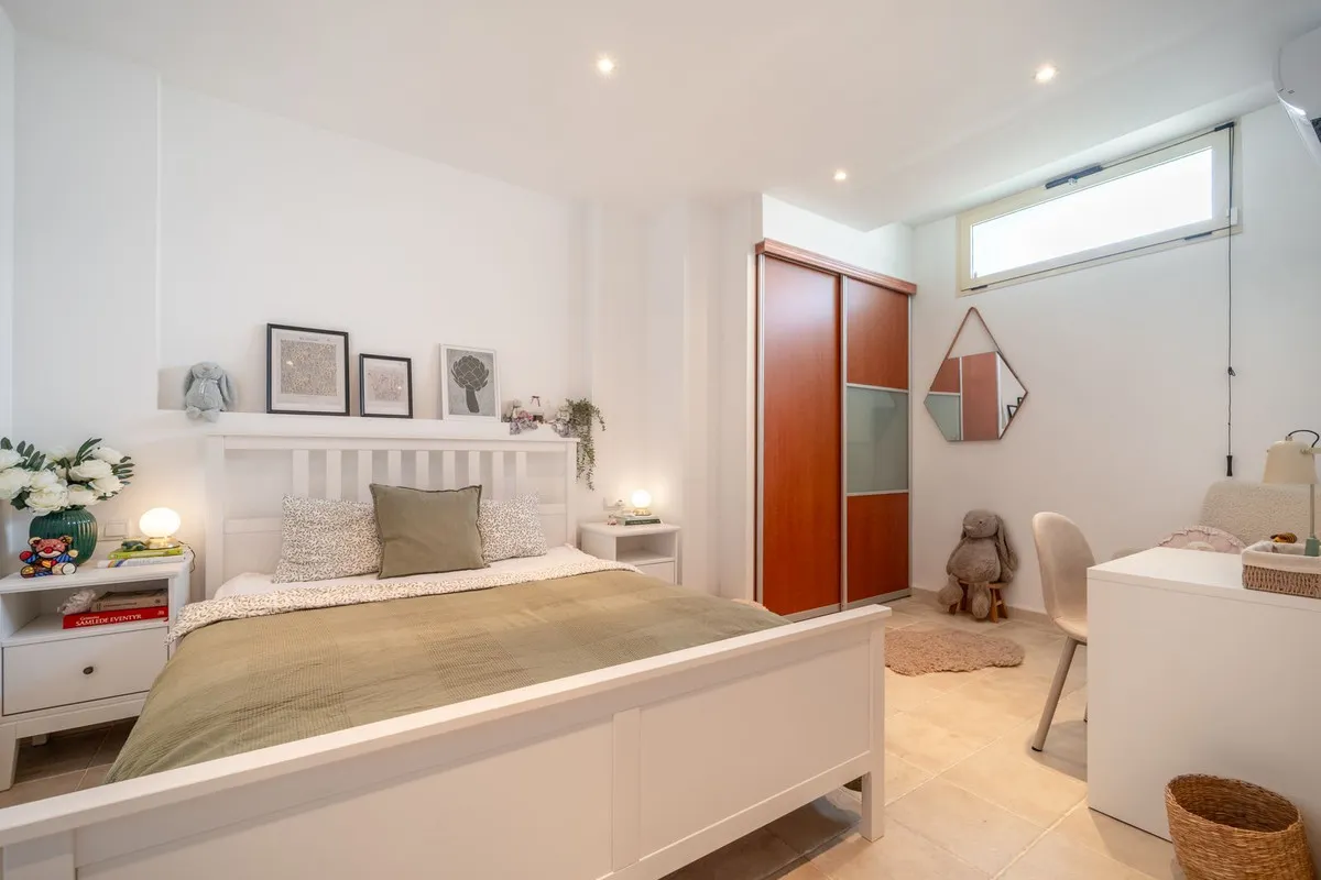 ec498e11-a4c2-491b-8287-740b03de2f4a