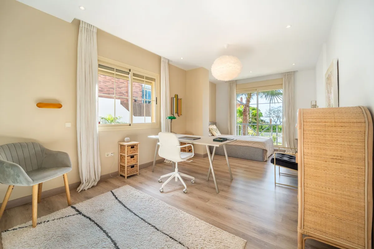 f24e361d-b931-46d0-b168-9f9c6e1b0b8e